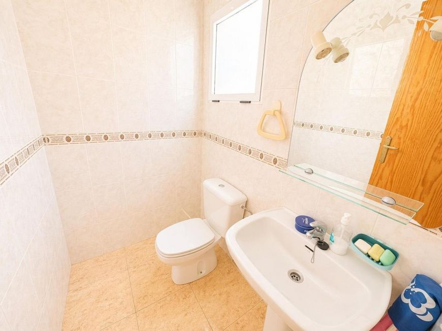 Espanha Penthouse for sale in Torrevieja, just 200 meters from Los Locos beach.
