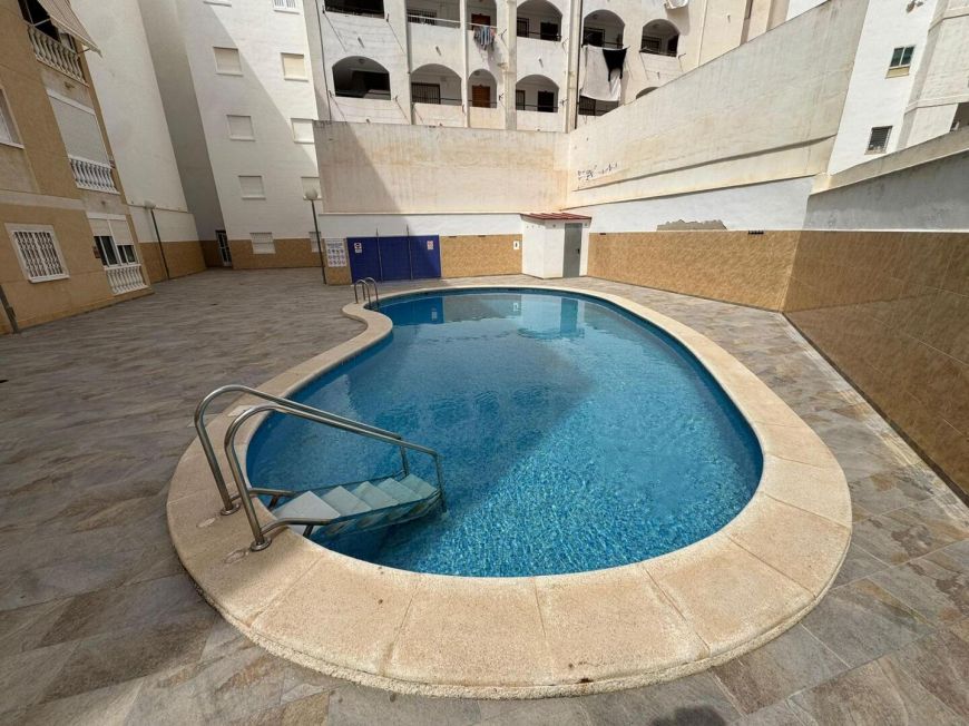 Espanha Penthouse for sale in Torrevieja, just 200 meters from Los Locos beach.