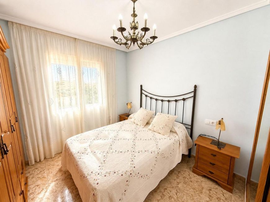 Espagne Opportunité d'acquérir un appartement de 2 chambres avec vue imprenable et piscine