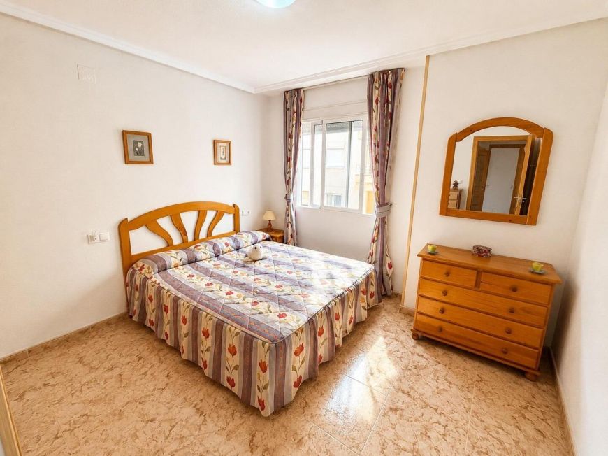 Španělsko Opportunity to own a 2-bedroom apartment with a pool and garage