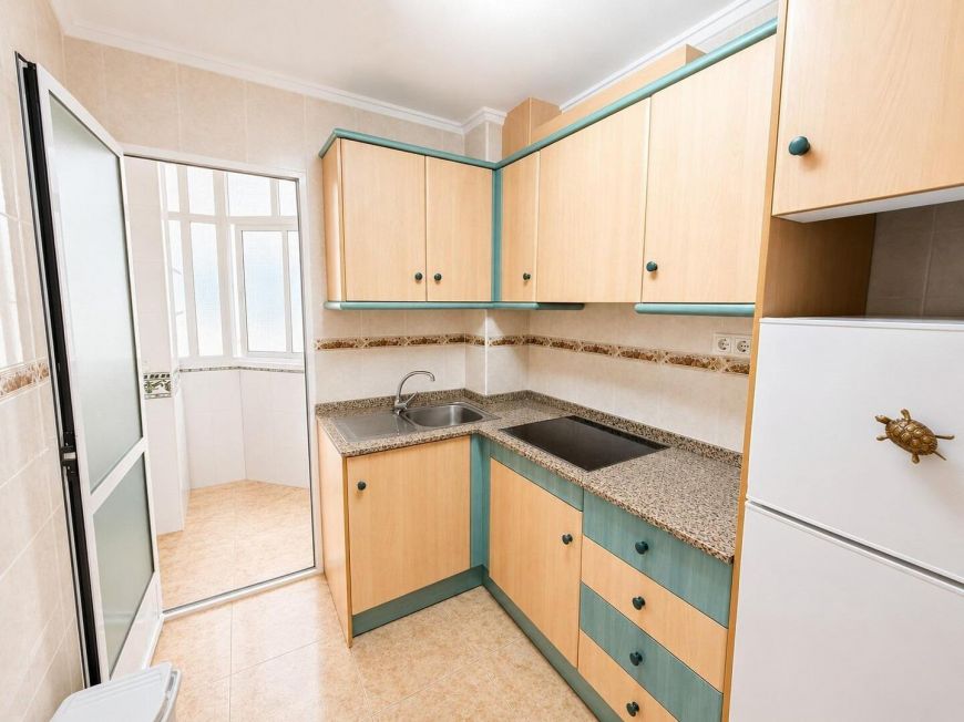 Španělsko Opportunity to own a 2-bedroom apartment with a pool and garage