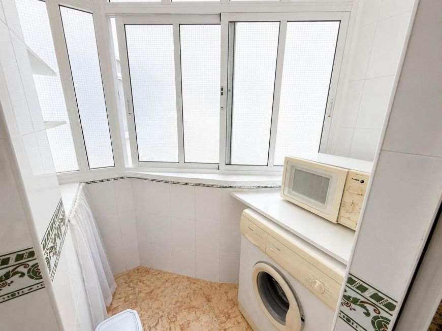 Španělsko Opportunity to own a 2-bedroom apartment with a pool and garage