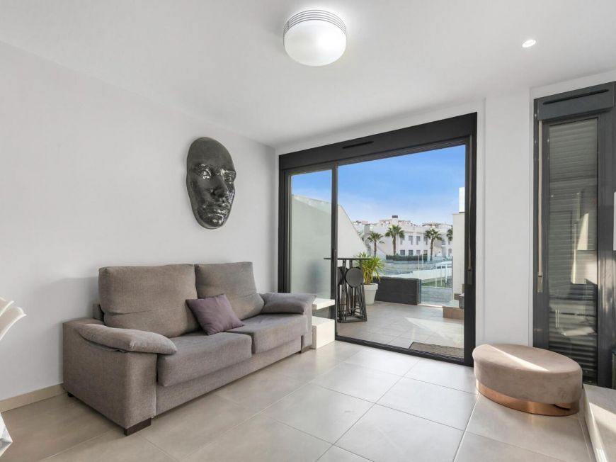Španělsko Top Floor Bungalow with Private Solarium – Oasis Beach 7, Punta Prima (Torrevieja)