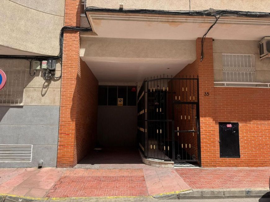 Španělsko 🚗 PLAZA DE GARAJE EN VENTA – CALLE LA LOMA 35, TORREVIEJA 🚗