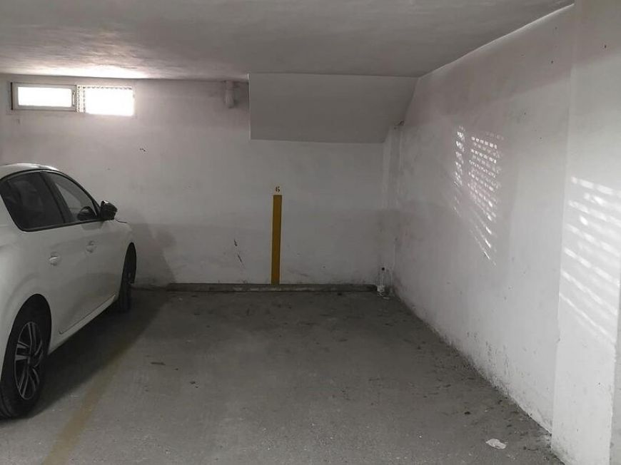 Španělsko Opportunity!! Central parking space