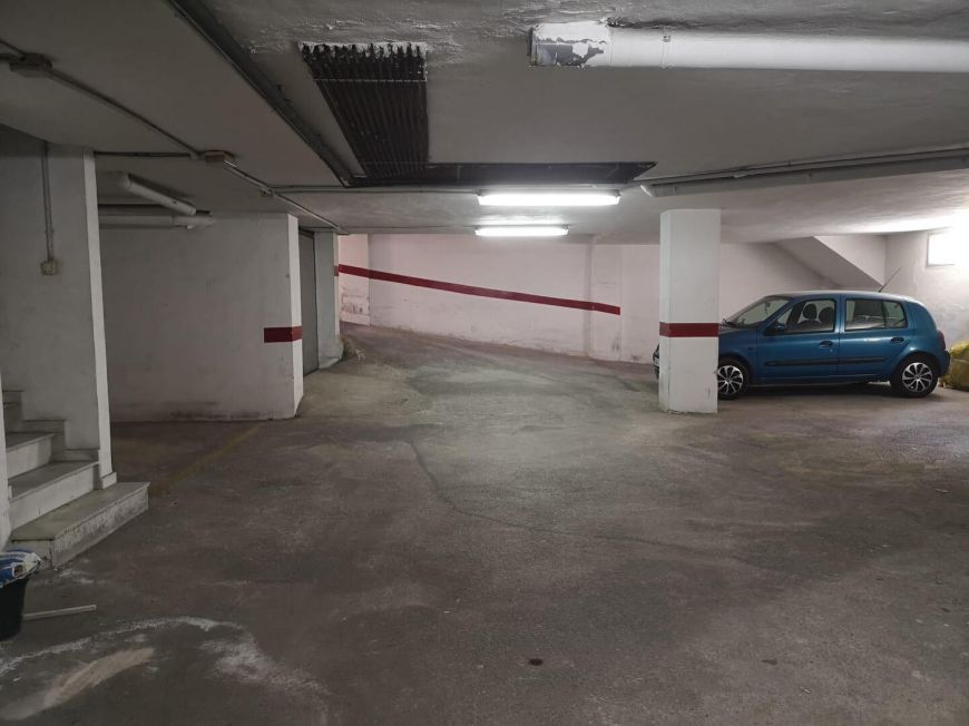 Španělsko Opportunity!! Central parking space