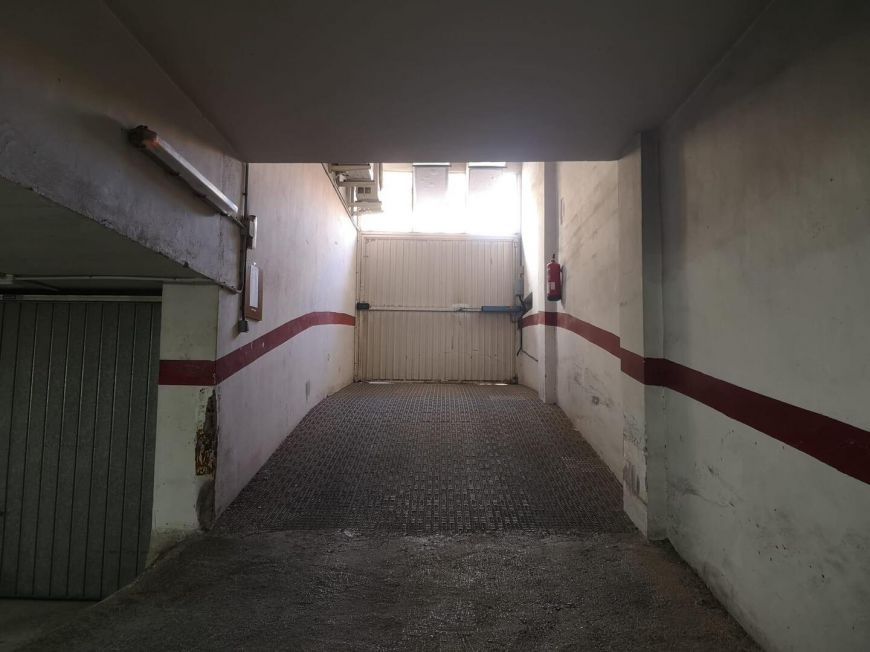 Španělsko Opportunity!! Central parking space