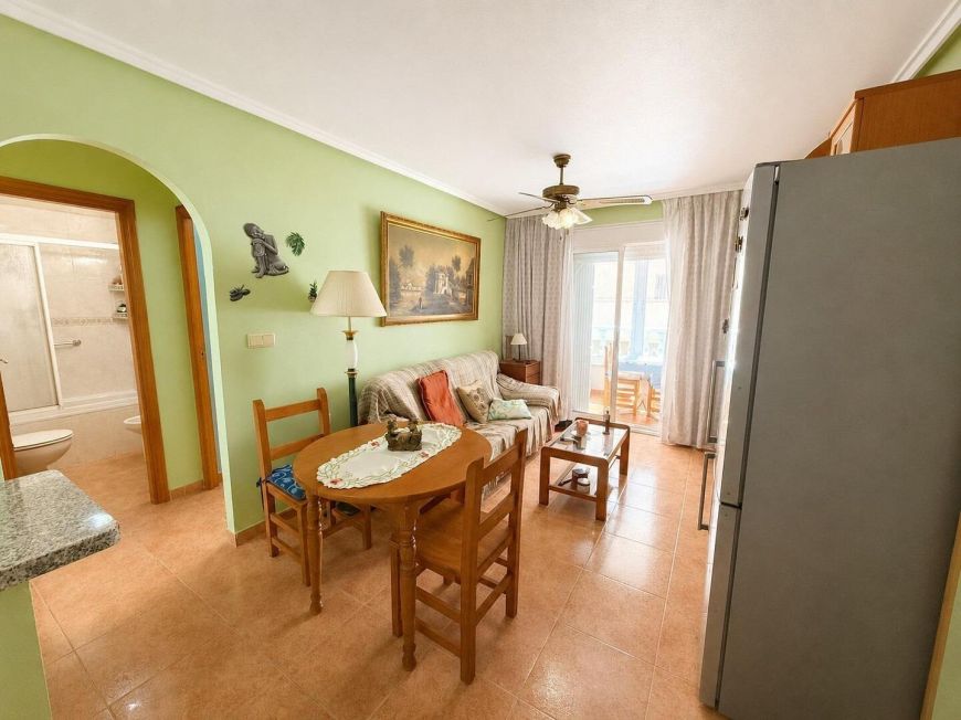 Španělsko Opportunity for a 2-bedroom apartment with a pool