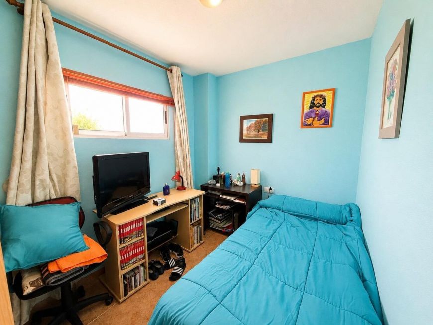 Španělsko Opportunity for a 2-bedroom apartment with a pool
