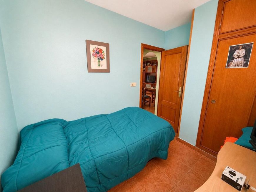 Španělsko Opportunity for a 2-bedroom apartment with a pool