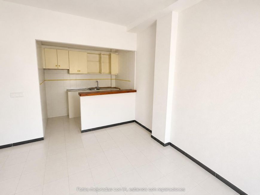 Španělsko One bedroom renovation opportunity