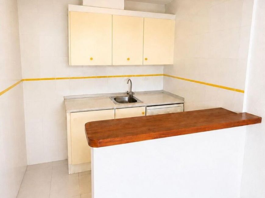 Španělsko One bedroom renovation opportunity