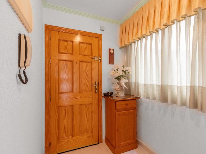 Španělsko Your seaside retreat in Torrevieja! Impeccable apartment with a large east-facing terrace