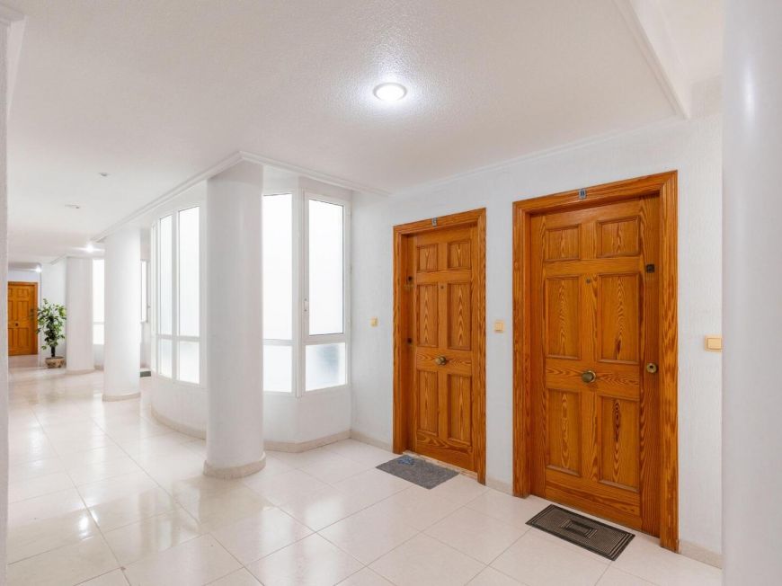 Španělsko Your seaside retreat in Torrevieja! Impeccable apartment with a large east-facing terrace