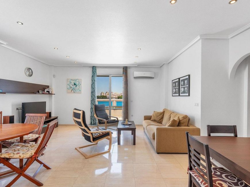 Španělsko Penthouse opportunity with 3 bedrooms, 2 bathrooms and pool