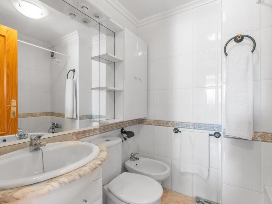 Španělsko SPECTACULAR 3 bedroom 2 bathroom apartment 250m from Playa del Cura