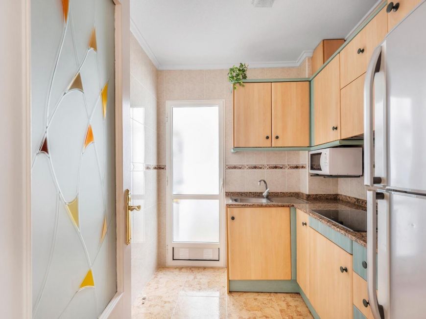 Španělsko Live just steps from the sea with a pool, garage and an unbeatable location