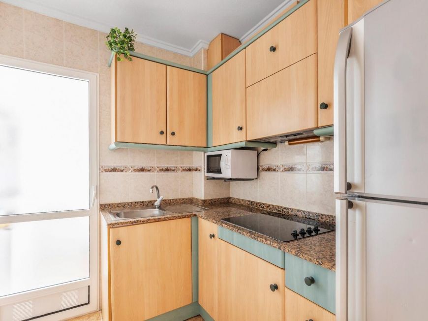 Španělsko Live just steps from the sea with a pool, garage and an unbeatable location