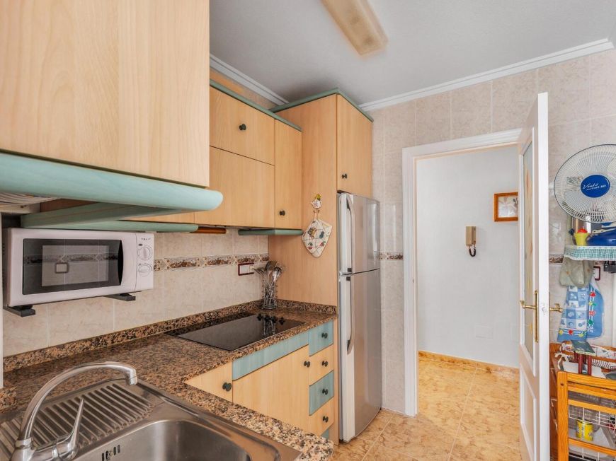 Španělsko Live just steps from the sea with a pool, garage and an unbeatable location