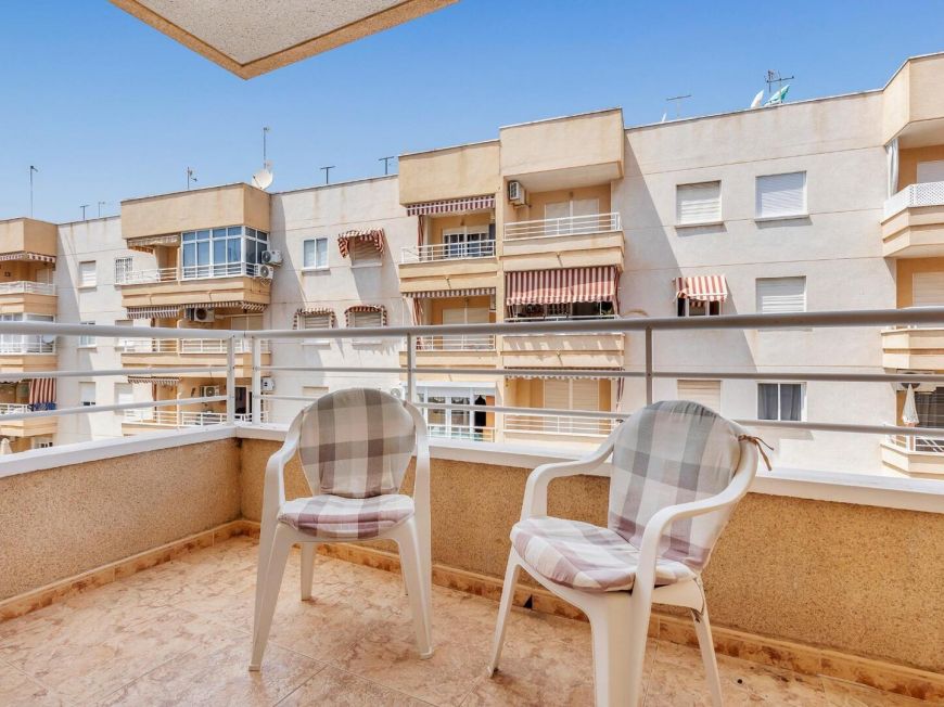 Španělsko Live just steps from the sea with a pool, garage and an unbeatable location
