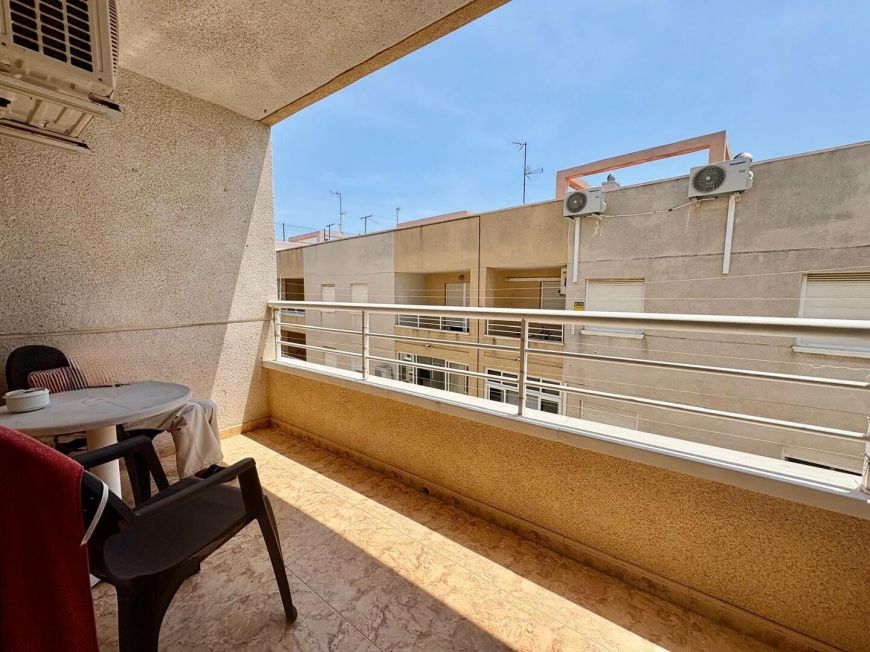 Španělsko **3-Bedroom Penthouse • South Facing • Pool View • Garage**
