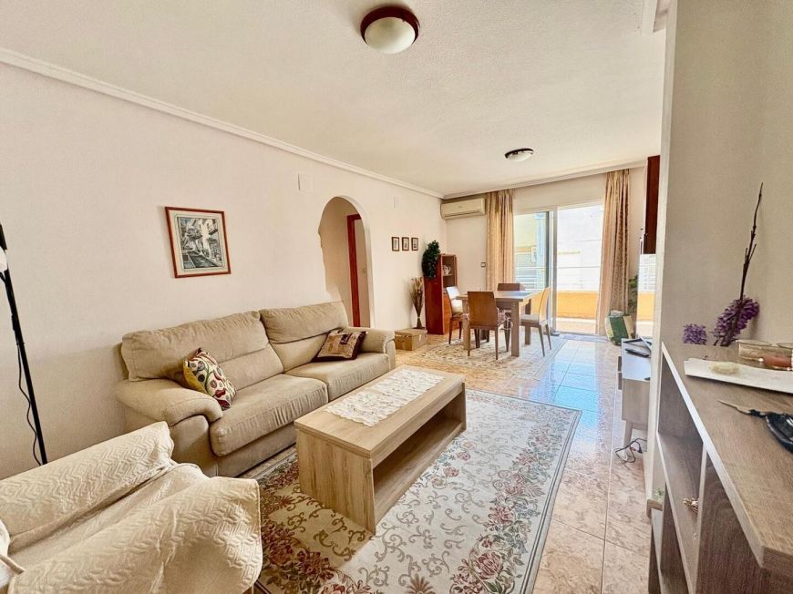 Španělsko **3-Bedroom Penthouse • South Facing • Pool View • Garage**