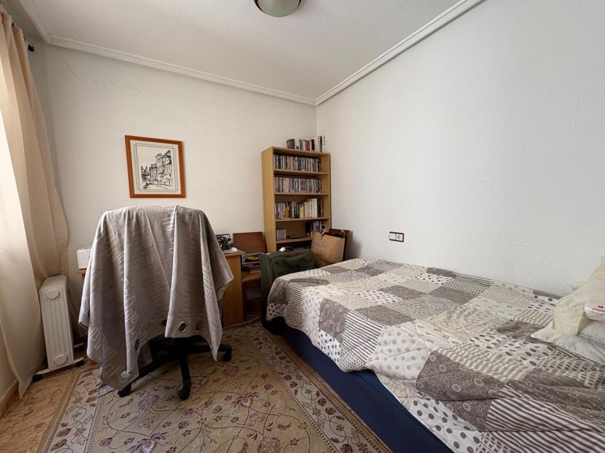 Španělsko **3-Bedroom Penthouse • South Facing • Pool View • Garage**