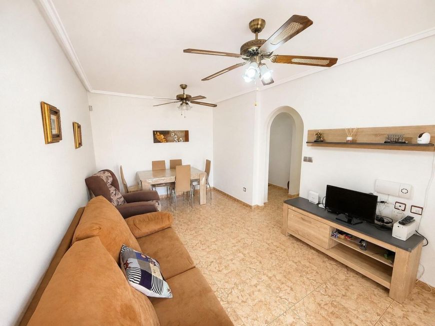 Spanien Penthouse-Gelegenheit mit 3 Schlafzimmern, 2 Bädern und Pool