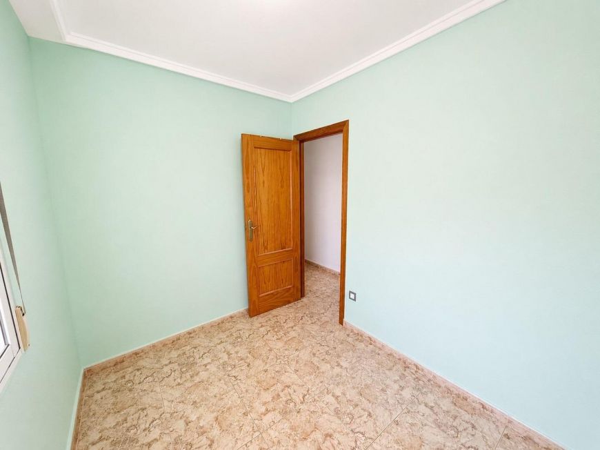 Spanien Penthouse-Gelegenheit mit 3 Schlafzimmern, 2 Bädern und Pool