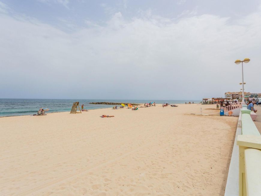 Spanien Penthouse-Gelegenheit mit 3 Schlafzimmern, 2 Bädern und Pool