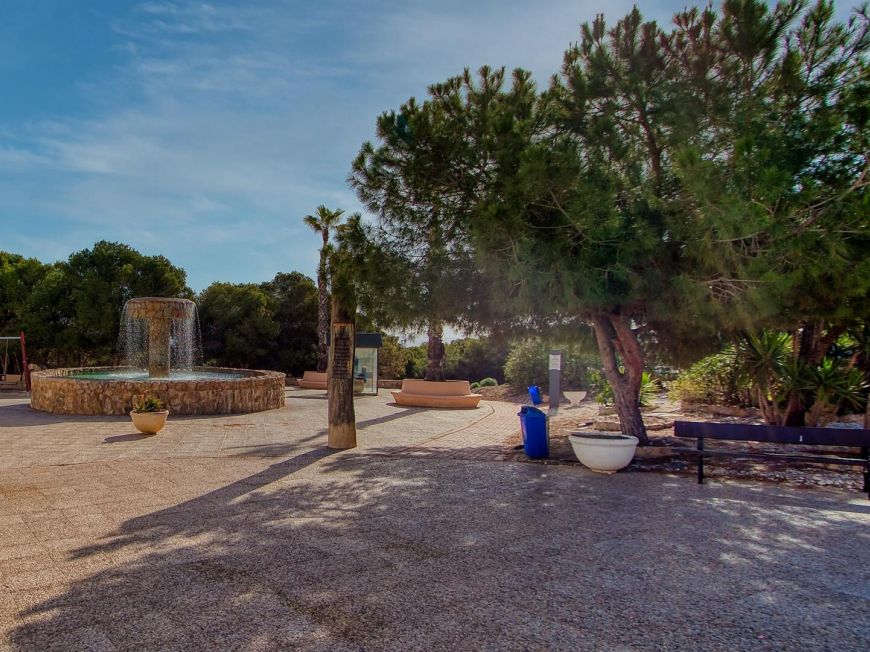 Spanien Penthouse-Gelegenheit mit 3 Schlafzimmern, 2 Bädern und Pool