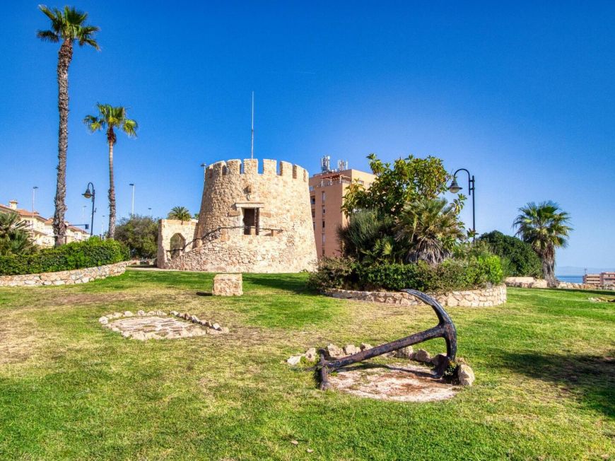 Spanien Penthouse-Gelegenheit mit 3 Schlafzimmern, 2 Bädern und Pool