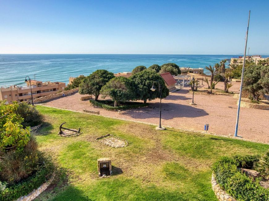Spanien Penthouse-Gelegenheit mit 3 Schlafzimmern, 2 Bädern und Pool