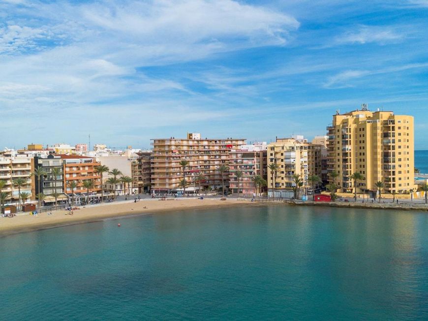 Spanien Penthouse-Gelegenheit mit 3 Schlafzimmern, 2 Bädern und Pool