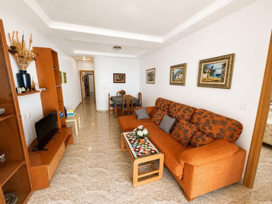 Španělsko Opportunity for 2 bedrooms with enclosed garage.