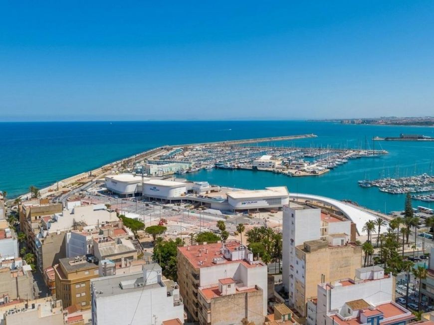 Spain Strategic location and great investment potential in the centre of Torrevieja.