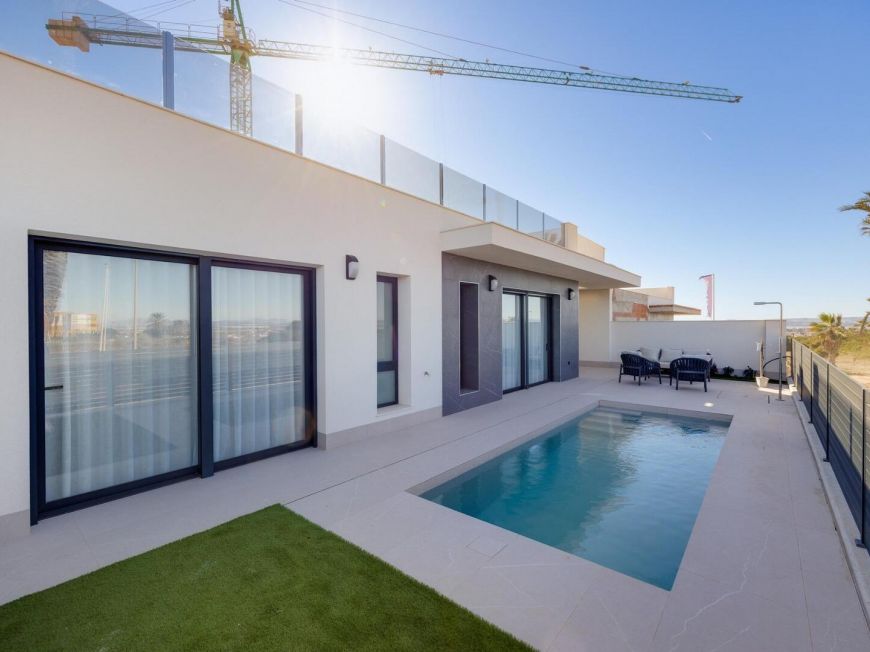 Španělsko New Villas for Sale in Torrevieja – 2 km from the Sea