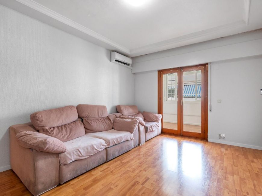 Spanien Exklusives Penthouse mit 3 Schlafzimmern und 2 Bädern, 500 m von Playa del Cura und Playa de Los Locos entfernt.