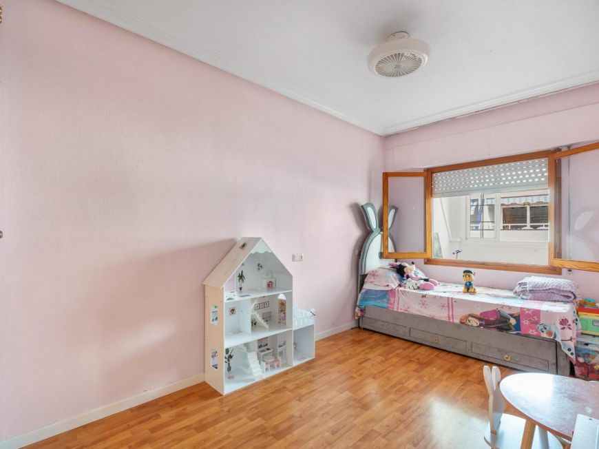 Spanien Exklusives Penthouse mit 3 Schlafzimmern und 2 Bädern, 500 m von Playa del Cura und Playa de Los Locos entfernt.