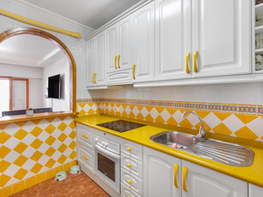 Spanien Exklusives Penthouse mit 3 Schlafzimmern und 2 Bädern, 500 m von Playa del Cura und Playa de Los Locos entfernt.