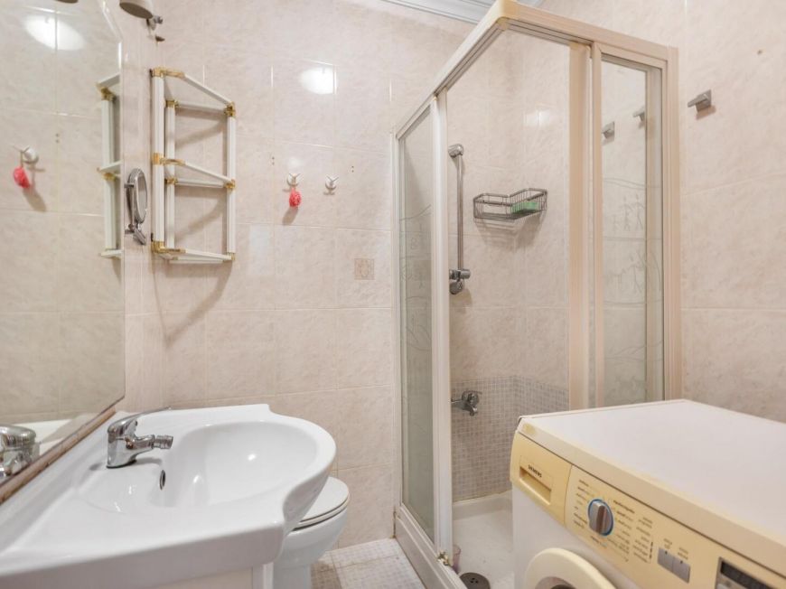 Spanien Exklusives Penthouse mit 3 Schlafzimmern und 2 Bädern, 500 m von Playa del Cura und Playa de Los Locos entfernt.