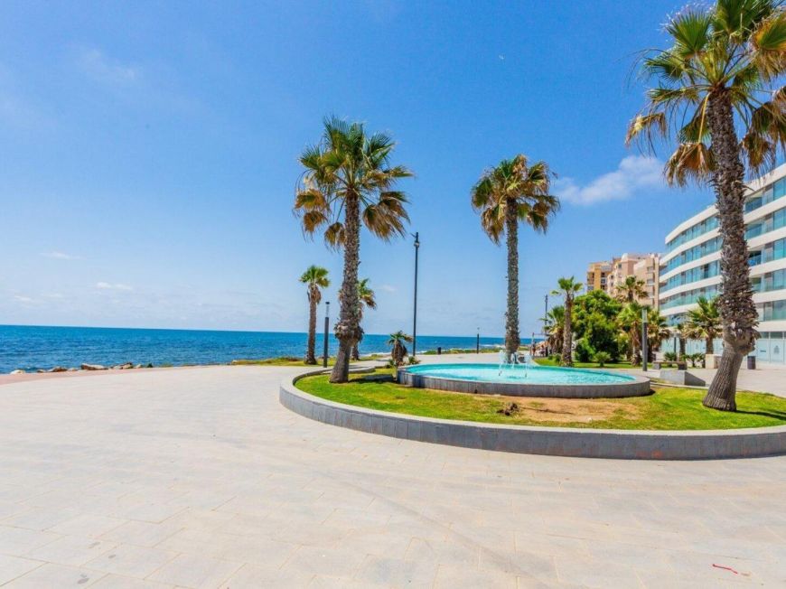 Spanien Exklusives Penthouse mit 3 Schlafzimmern und 2 Bädern, 500 m von Playa del Cura und Playa de Los Locos entfernt.