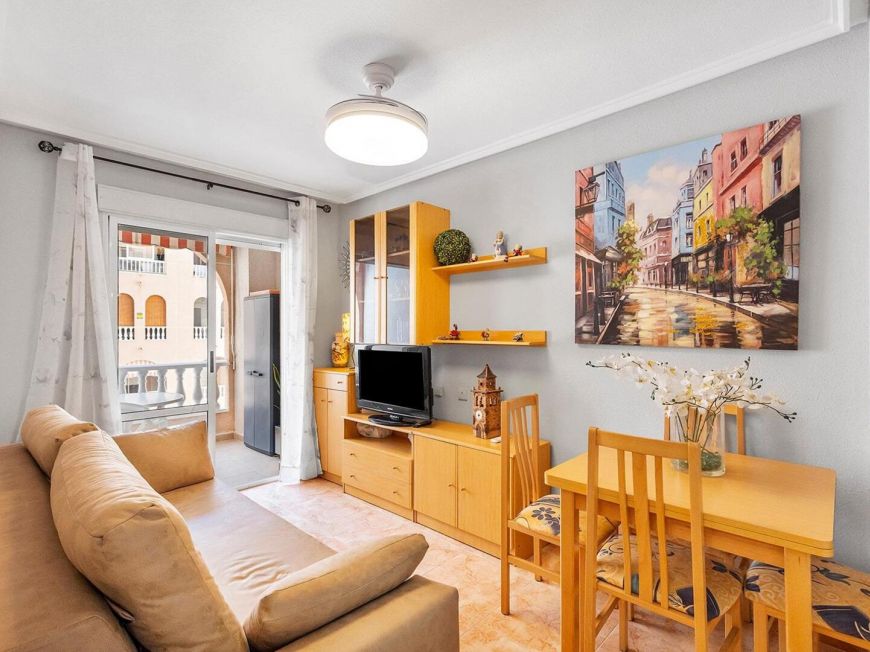 Španělsko Opportunity for a 2-bedroom apartment with a pool