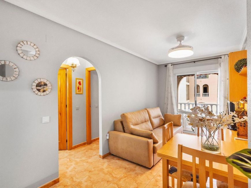 Španělsko Opportunity for a 2-bedroom apartment with a pool