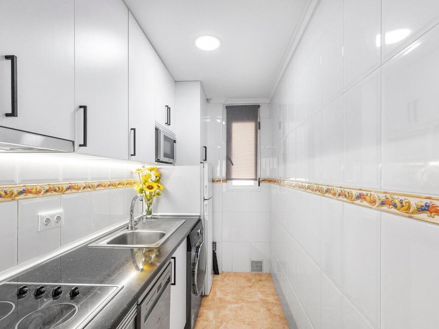 Španělsko Opportunity for a 2-bedroom apartment with a pool