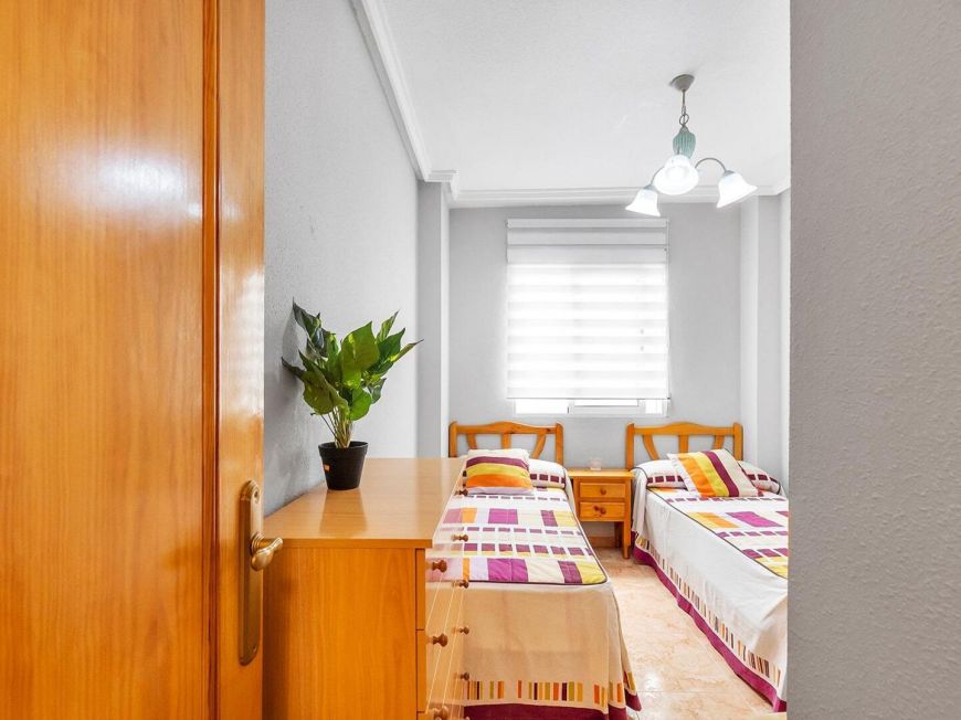 Španělsko Opportunity for a 2-bedroom apartment with a pool