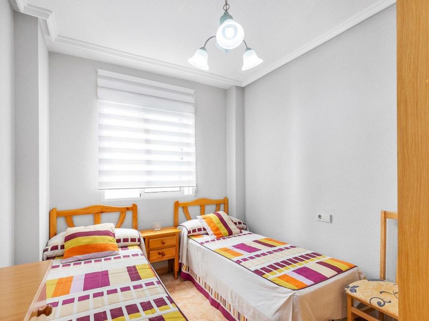 Španělsko Opportunity for a 2-bedroom apartment with a pool