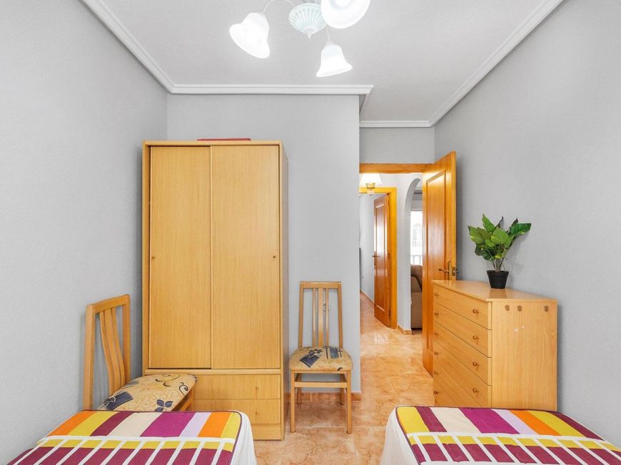 Španělsko Opportunity for a 2-bedroom apartment with a pool