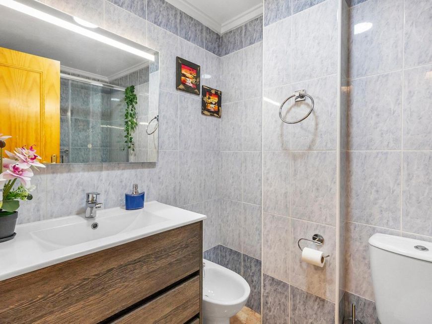 Španělsko Opportunity for a 2-bedroom apartment with a pool