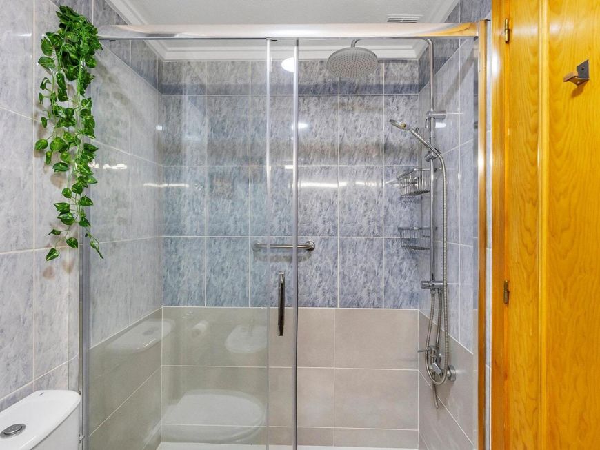 Španělsko Opportunity for a 2-bedroom apartment with a pool